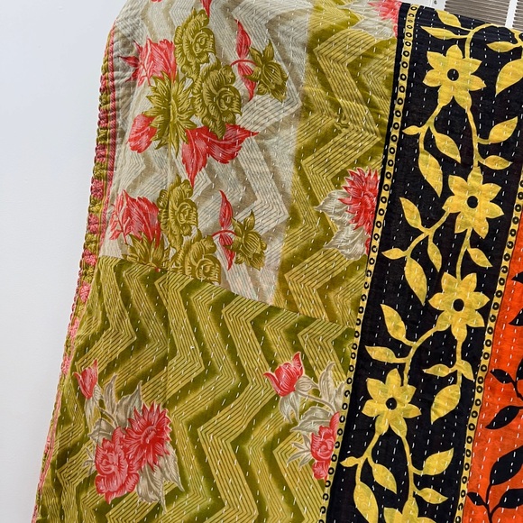 Kantha Floral Blanket Throw - Picture 7 of 12
